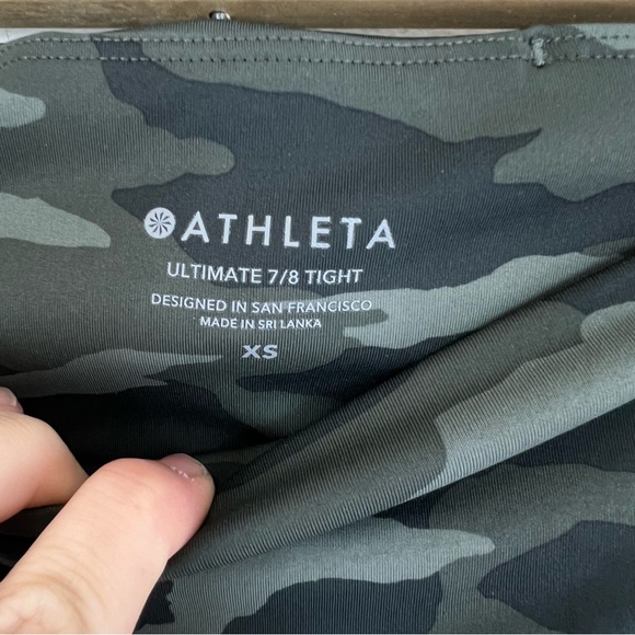 Athleta Ultimate 7/8 Tight Camo Olive Green
Size XS - Picture 7 of 7